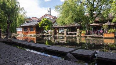 逃离森林小房